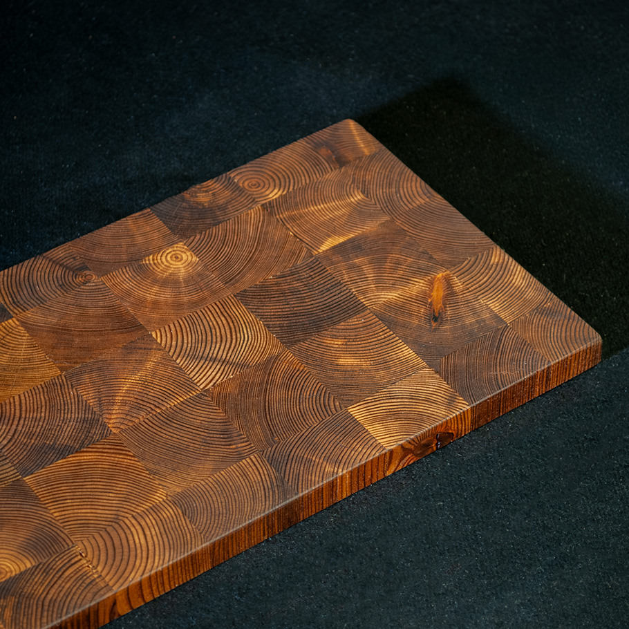 Planche en bois de bout – Mélèze fumé à cœur – Image 4