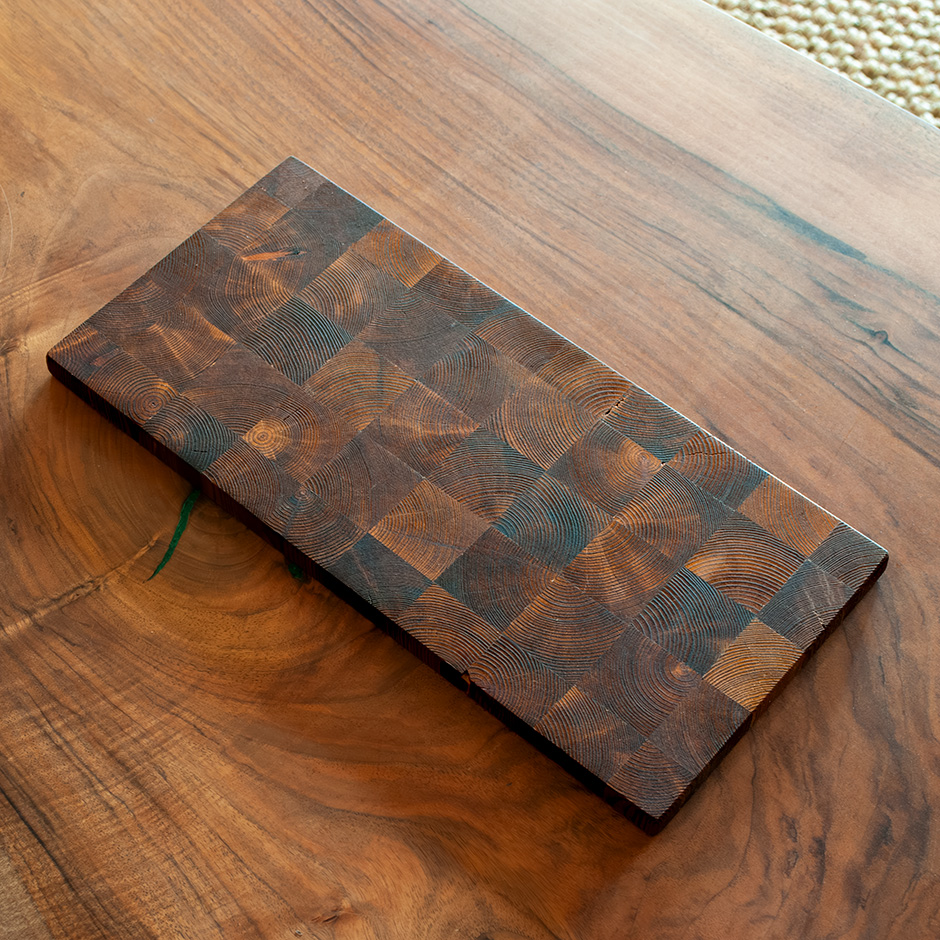 Planche en bois de bout – Mélèze fumé à cœur – Image 5