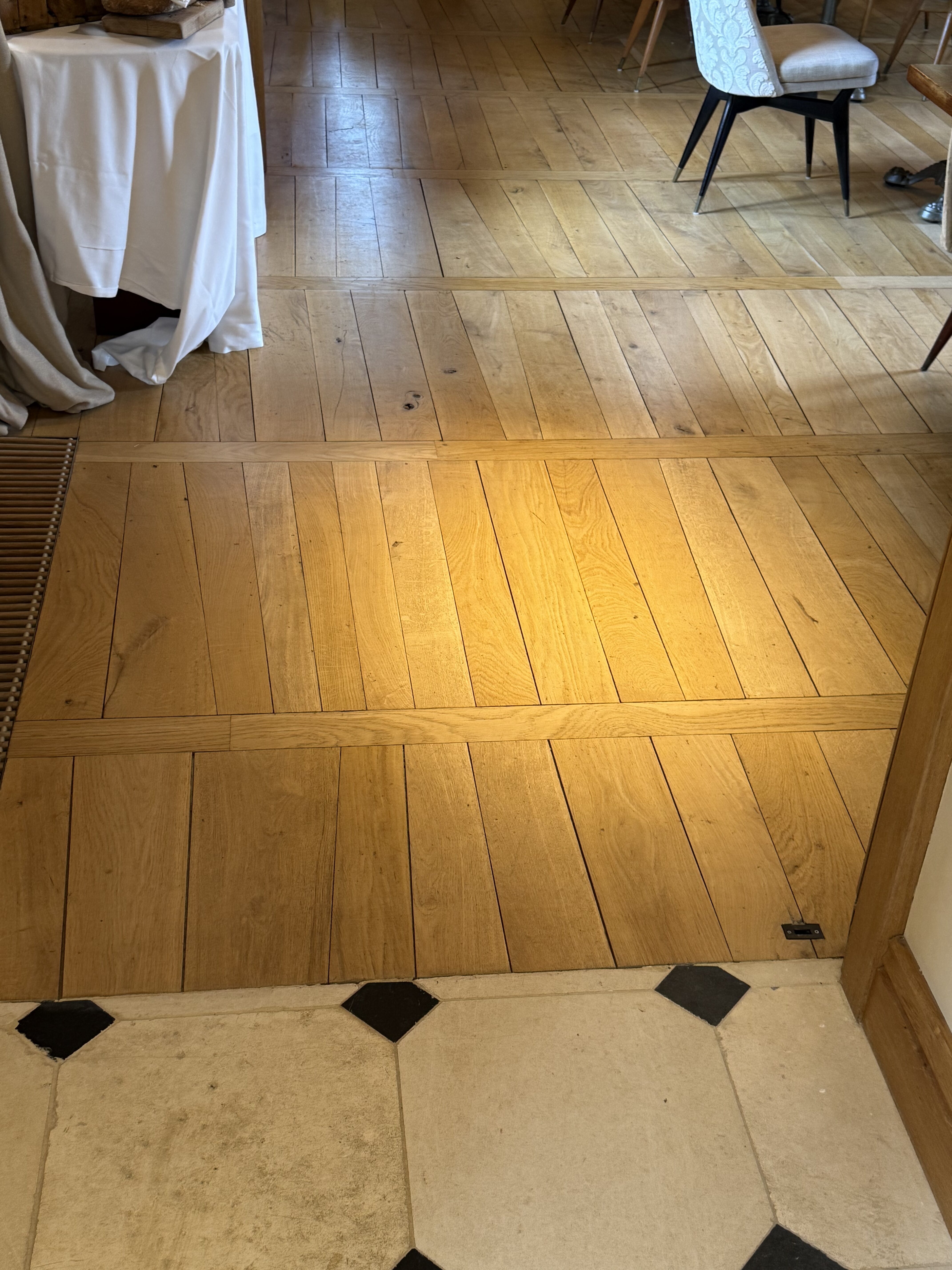 Chai | Parquet Queue de Billard – Image 3